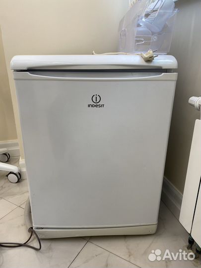 Холодильник indesit