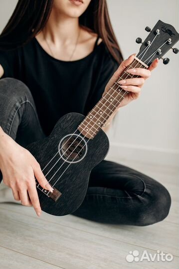 Укулеле Kaimana, гавайская гитара (индонезия)