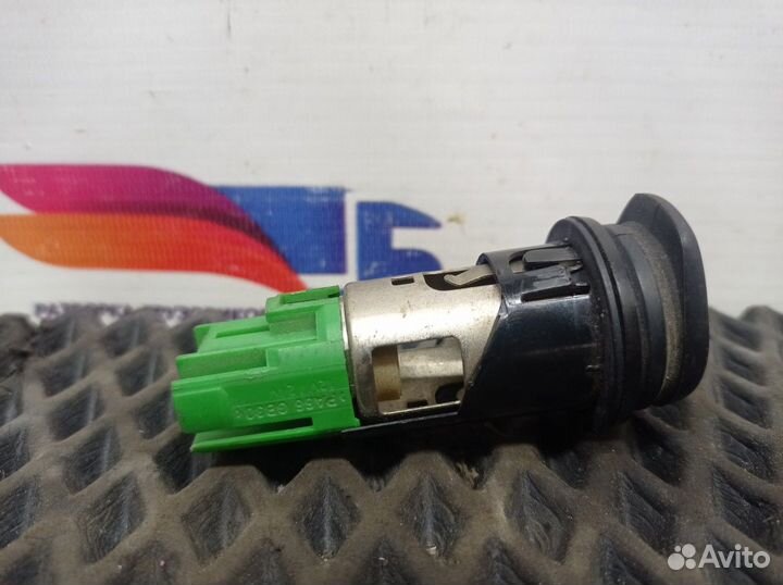 7421637967 Прикуриватель Renault T