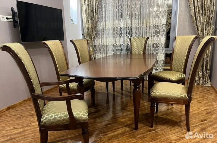Стол и 6 стульев