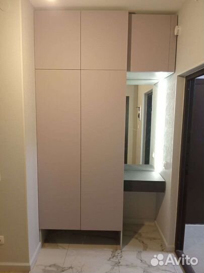 Шкаф в прихожую