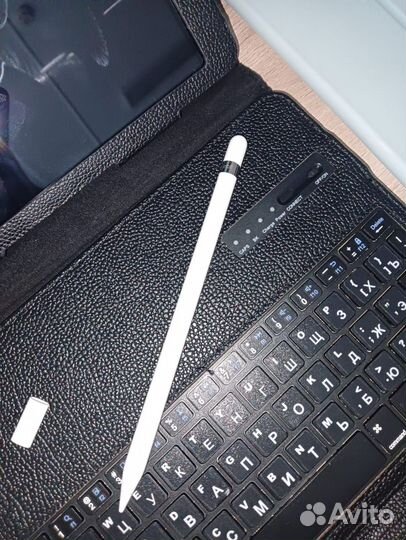 iPad 6 2018 (Wi-Fi Only) 9.7 +apple pencil