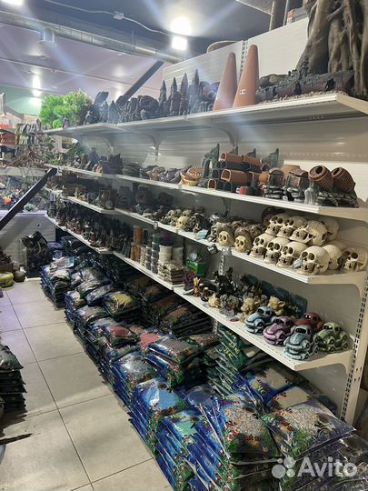 Огромный ассортимент декорации для аквариума