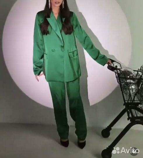 Брючный костюм женский