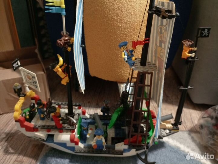 Lego пиратский корабль