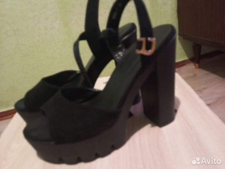 Продаю туфли