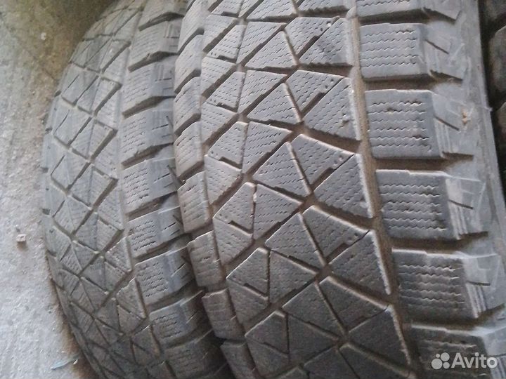 Bridgestone Blizzak DM-V2 265/65 R17