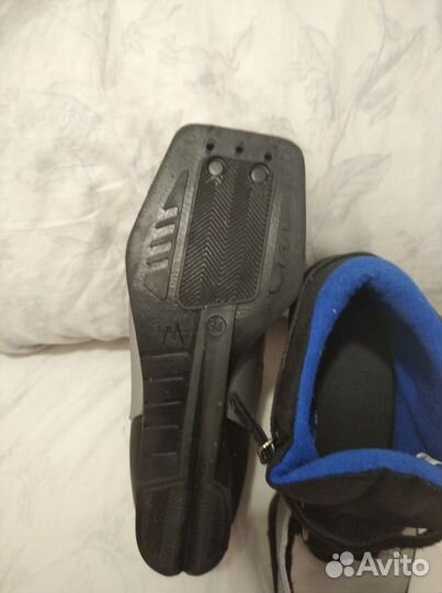 Лыжные ботинки размер 34