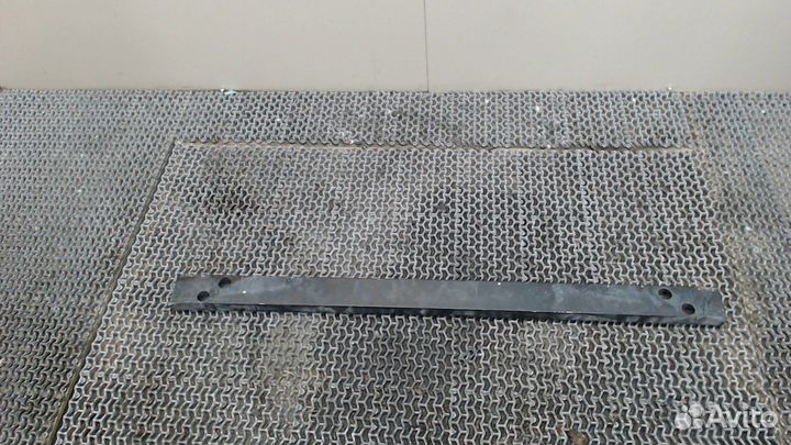 Усилитель бампера Lexus LS460, 2007