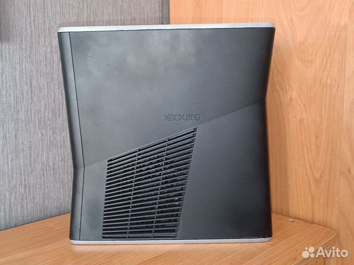 Xbox 360 slim 250gb freeboot