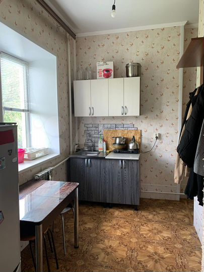 2-к. квартира, 40 м², 3/3 эт.