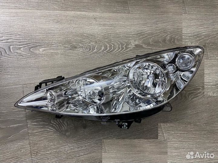 Фара Peugeot 308 Пежо 308 передний фар фонарь нова