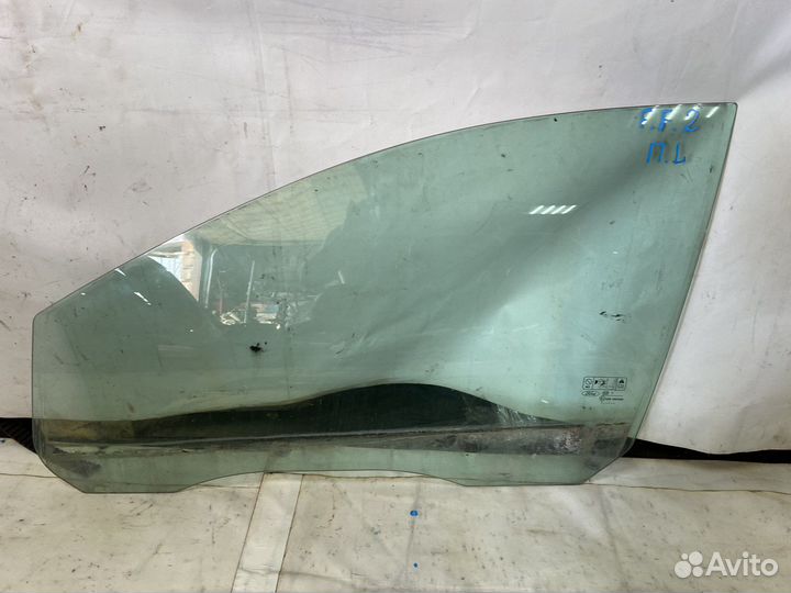 Стекло передней двери Ford Focus 2