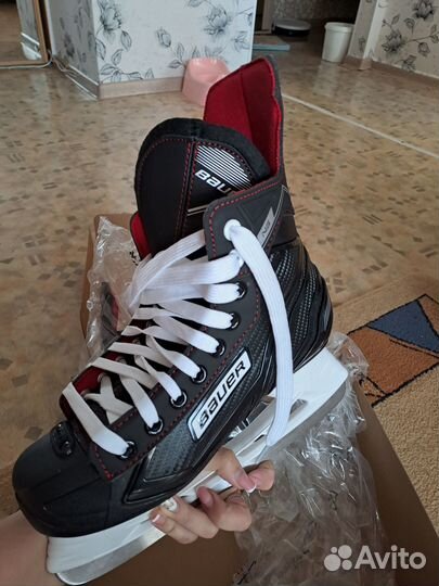 Хоккейные коньки bauer