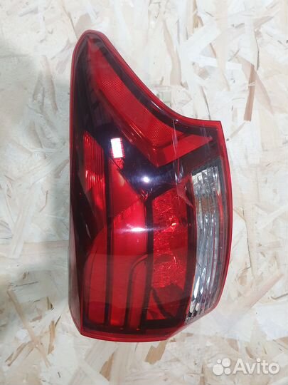 Фара mitsubishi outlander