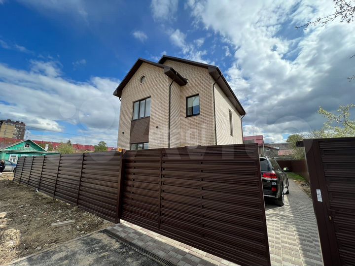 Коттедж 190 м² на участке 8 сот.