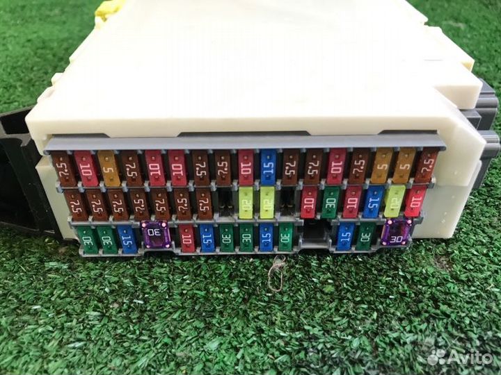 Блок предохранителей Toyota Crown AWS210 2arfse