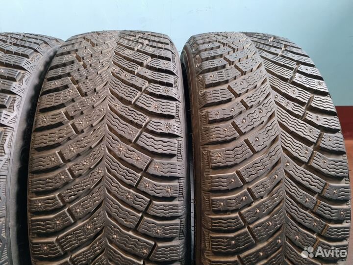 Michelin X-Ice North 4 215/55 R17 98T