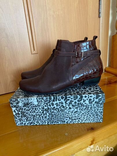 Ботинки демисезонные женские 41-42 размер
