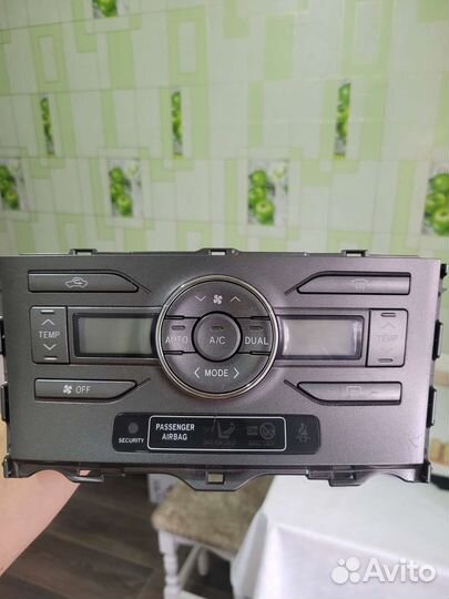 Блок управления климат-контролем Toyota Auris