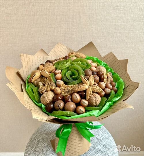 Букет из сухофруктов и орехов