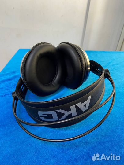 Студийные наушники AKG K 271 MK II