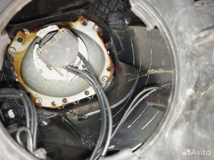 Фара галогеновая передняя левая Mercedes-Benz E