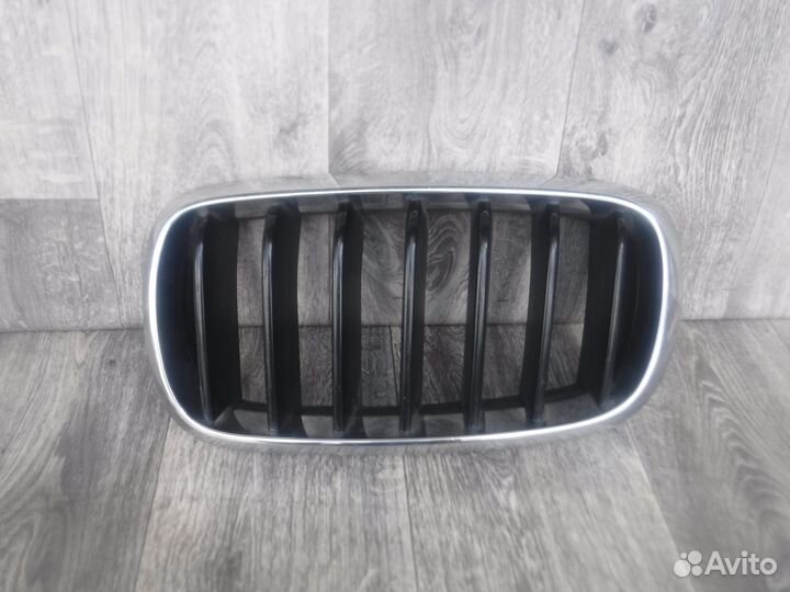 Решетка радиатора левая №905 BMW X5 2015