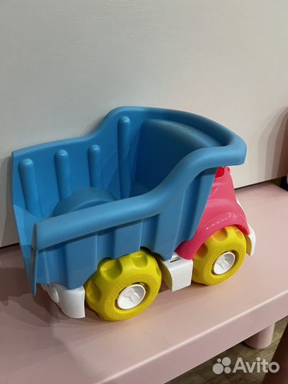 Игрушка грузовик