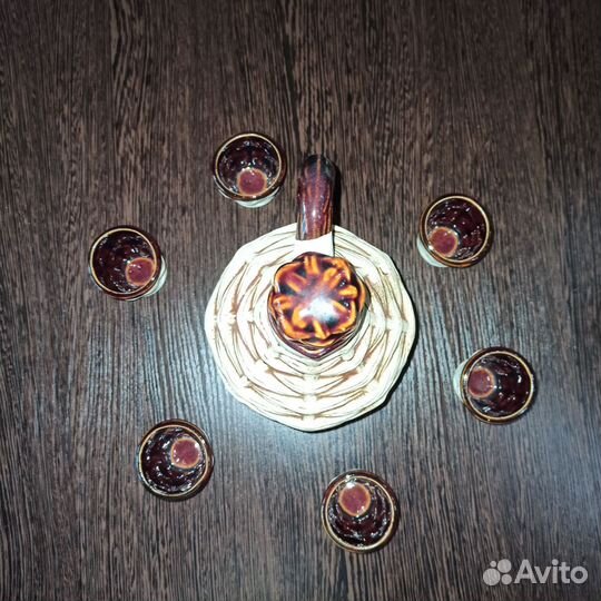 Глиняный кувшин и 6 стопочек