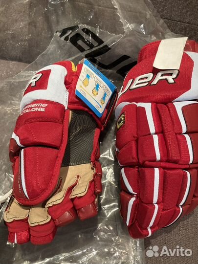 Краги хоккейные перчатки Bauer supreme total one