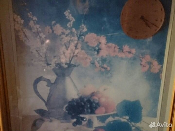 Картина в раме, другую,чуть меньше,в подарок