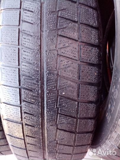 Bridgestone Blizzak Ice 215/65 R16