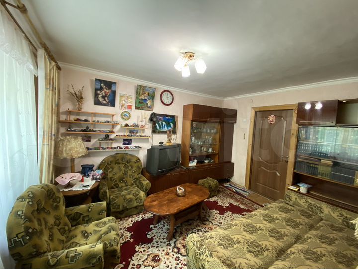 Комната 33 м² в 2-к., 2/5 эт.