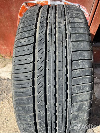 Kinforest KF550-UHP 245/40 R21 и 315/35 R21