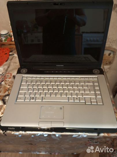 Ноутбук toshiba на запчасти