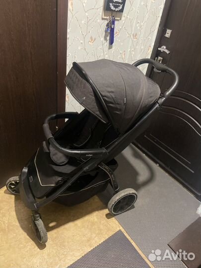 Коляска прогулочная Indigo