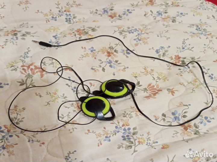 Проводные наушники