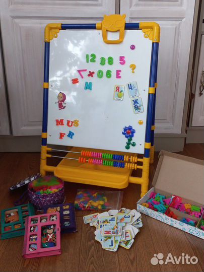 Детский мольберт+магниты