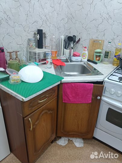 Мойка со смесителем и шкафом
