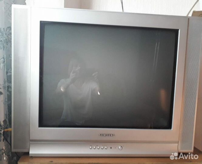 Цветной телевизор Samsung
