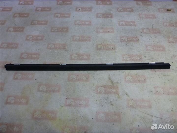 Уплотнитель стекла двери бархотка передний правый