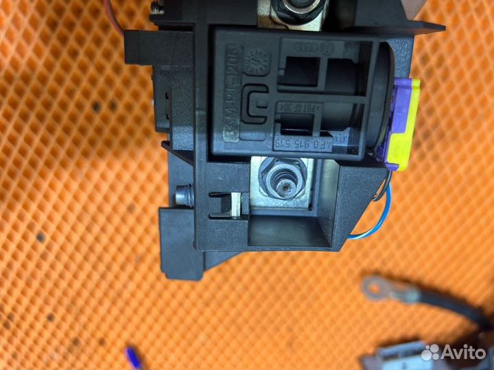 Клемма аккумулятора