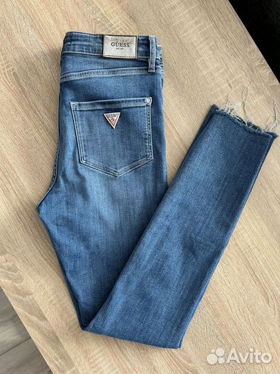 Джинсы Guess