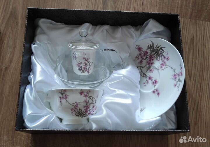 Фарфоровая чайная пара + заварочный чайник
