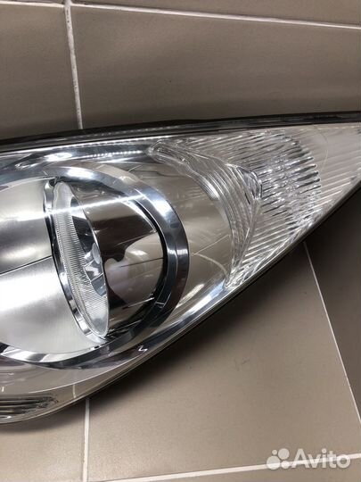 Фара левая оригинальная Kia Venga 2010-2018