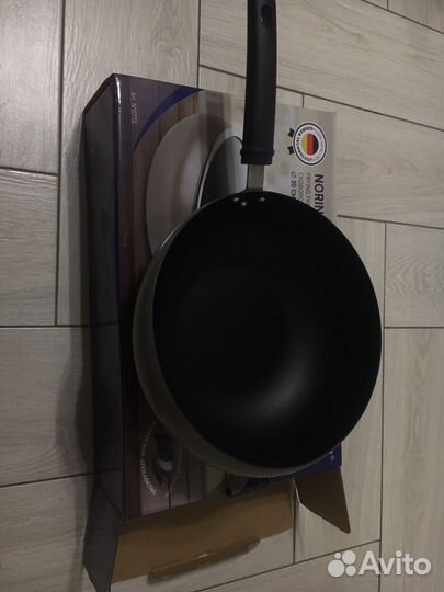 Сковорода WOK Gipfel