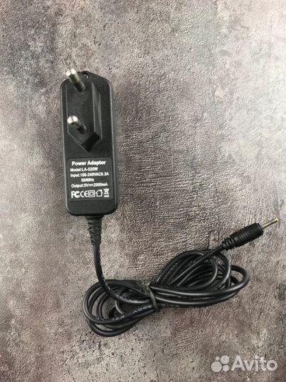 Универсальное зу для планшетов 5V / 2A (2.5*0.7)