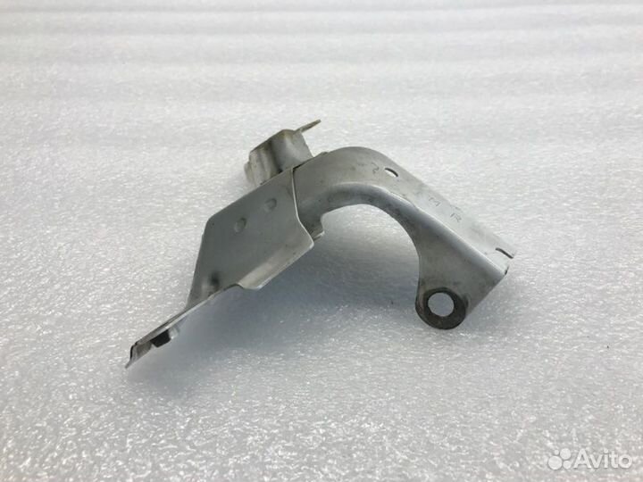 Кронштейн крыла передний правый Mazda 3Bl седан
