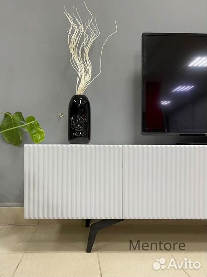 Тумба тв Bravo (на опорах или подвесная)